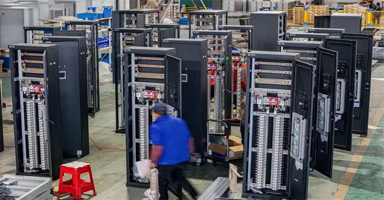 700W High-Power Solar Module and Folding PV Container Testing